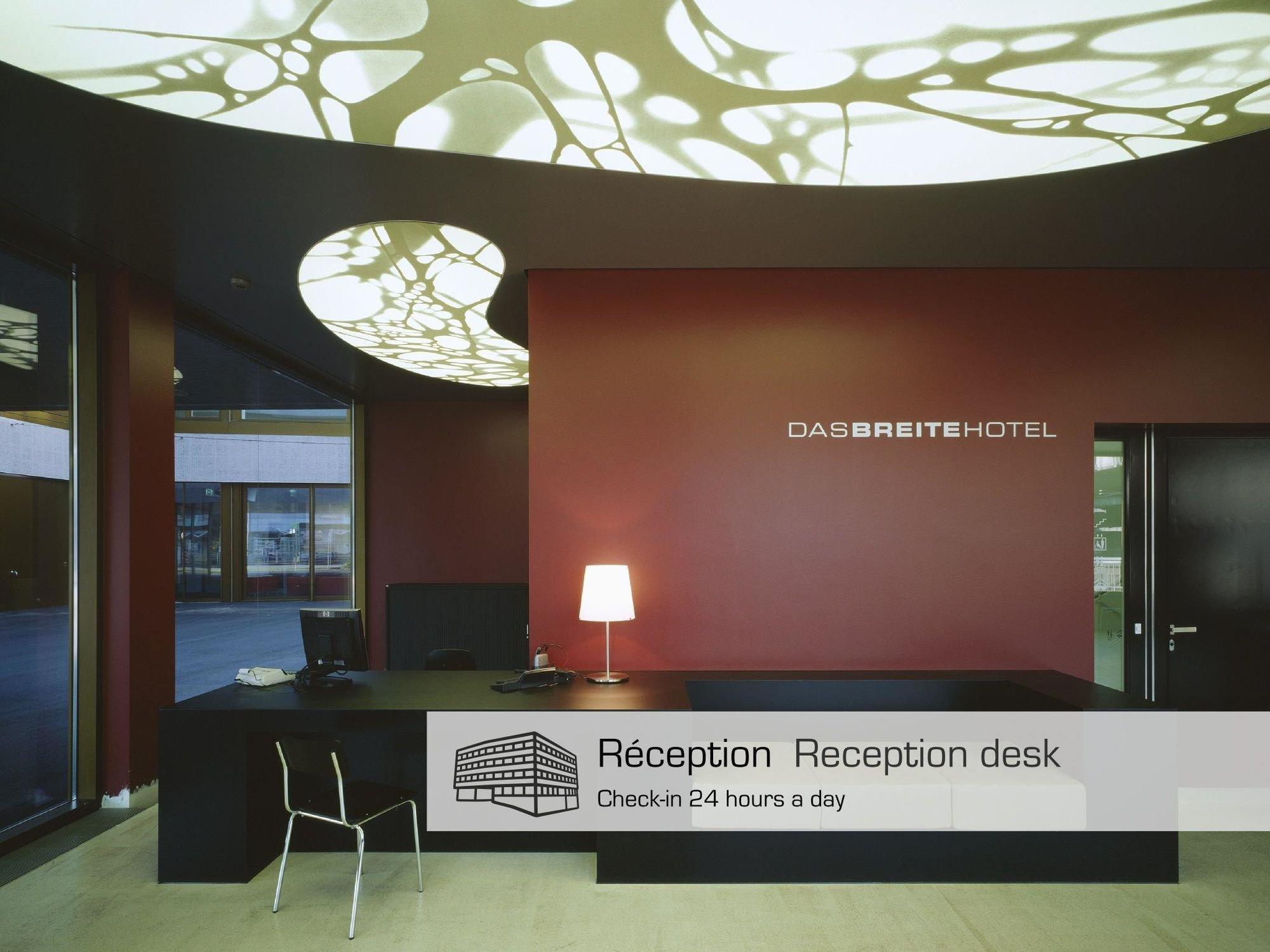 Dasbreitehotel Am Rhein بازل المظهر الخارجي الصورة
