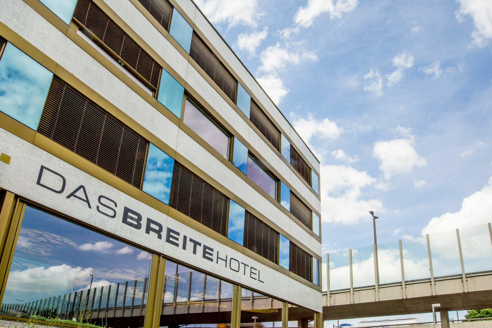Dasbreitehotel Am Rhein بازل المظهر الخارجي الصورة