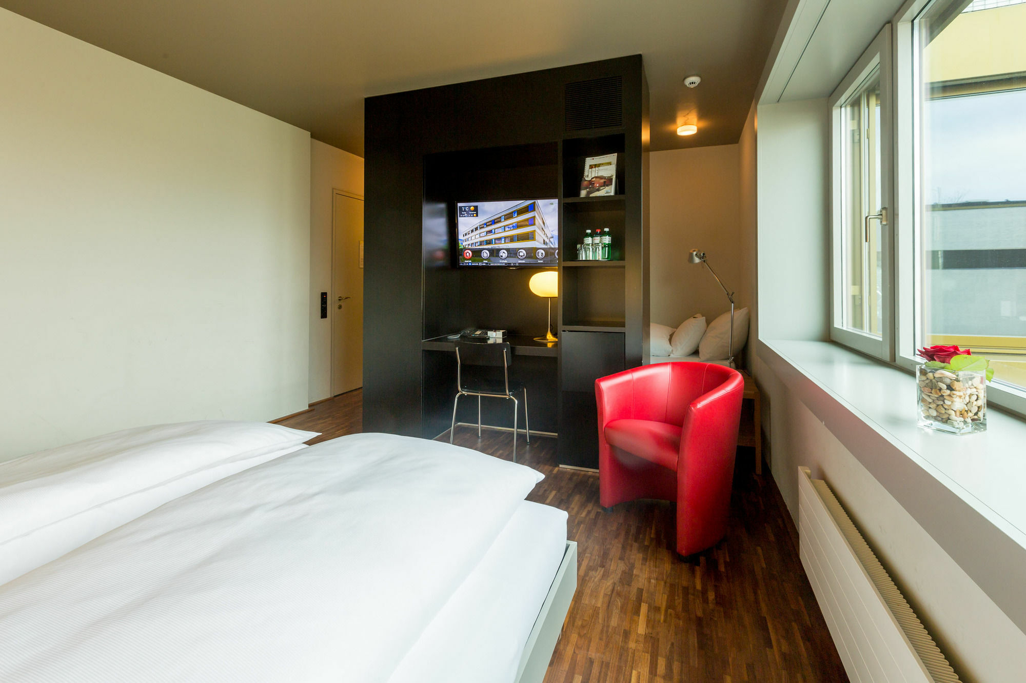 Dasbreitehotel Am Rhein بازل المظهر الخارجي الصورة