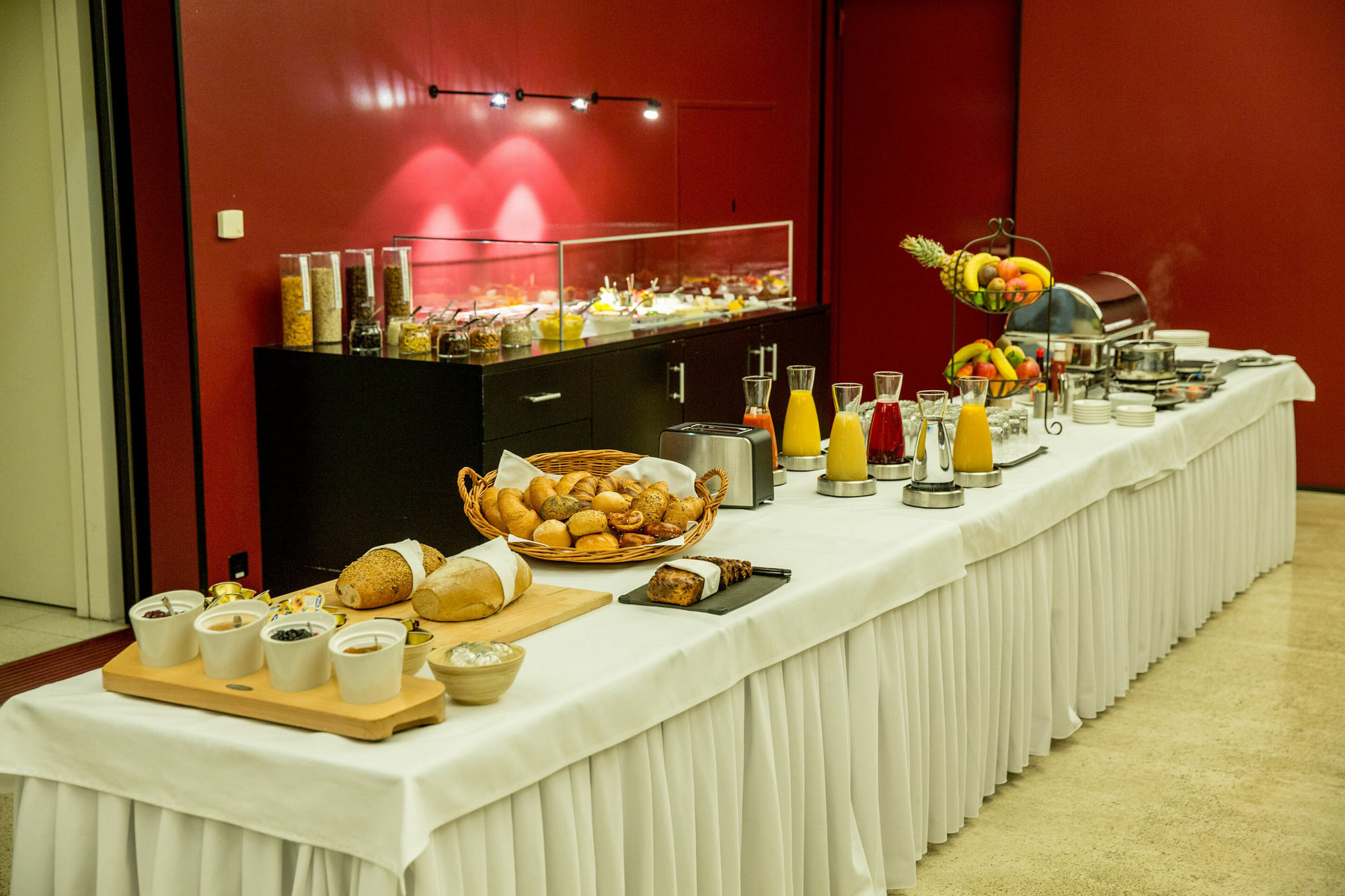 Dasbreitehotel Am Rhein بازل المظهر الخارجي الصورة