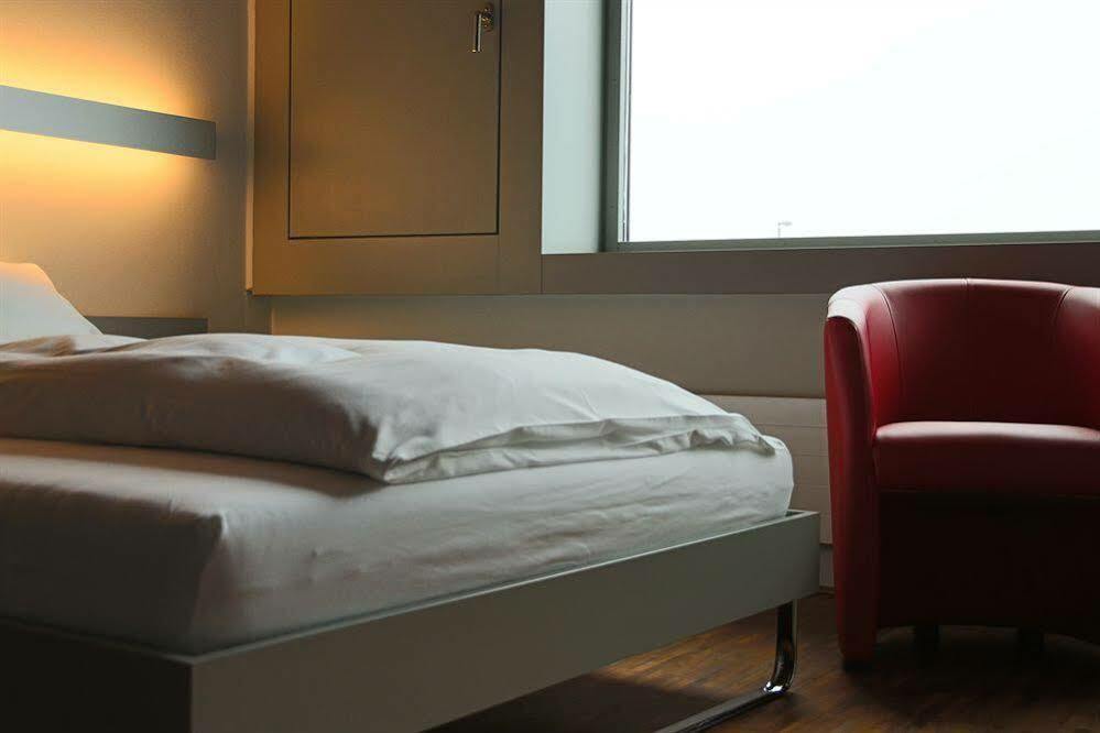 Dasbreitehotel Am Rhein بازل المظهر الخارجي الصورة